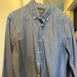 Bonobos casual button down blue with white polka dots sz. S/short no flaws
